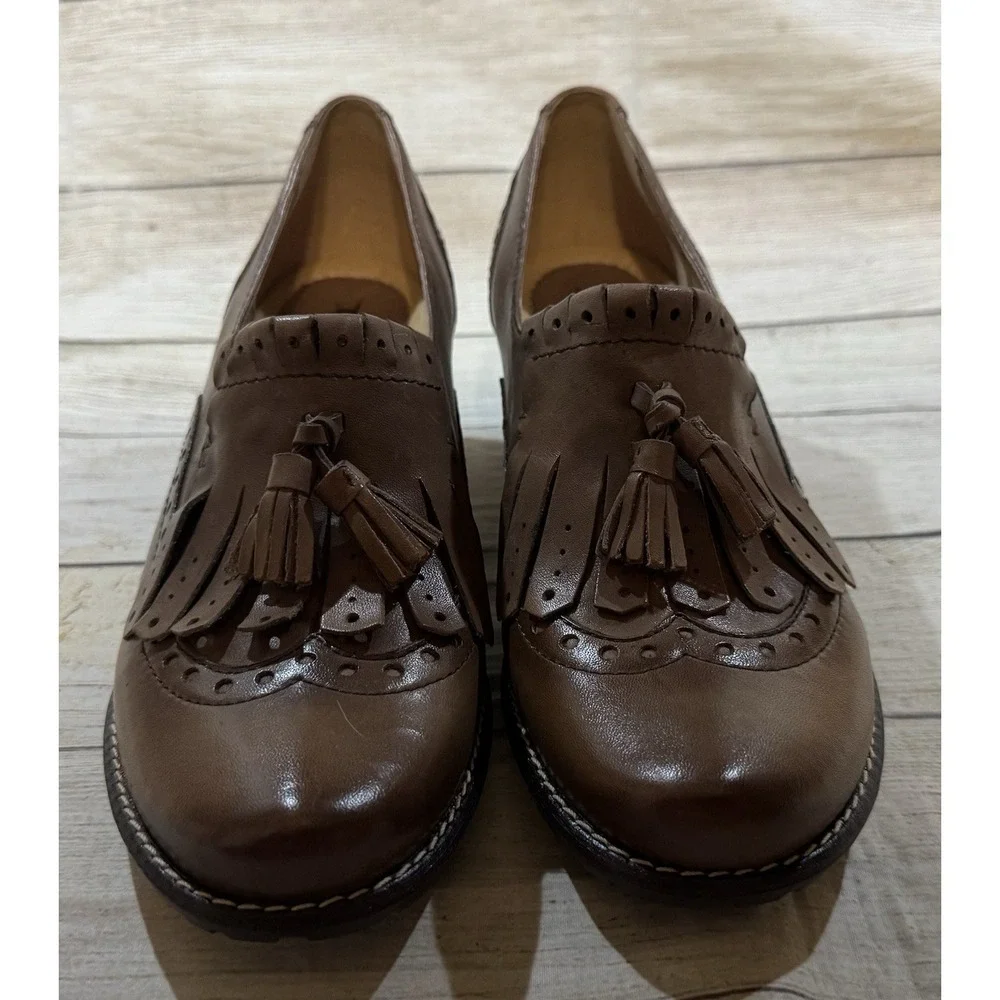 NOS Sundowner Cinnamon Mooshie Calf Earth Shoes Stacked 2